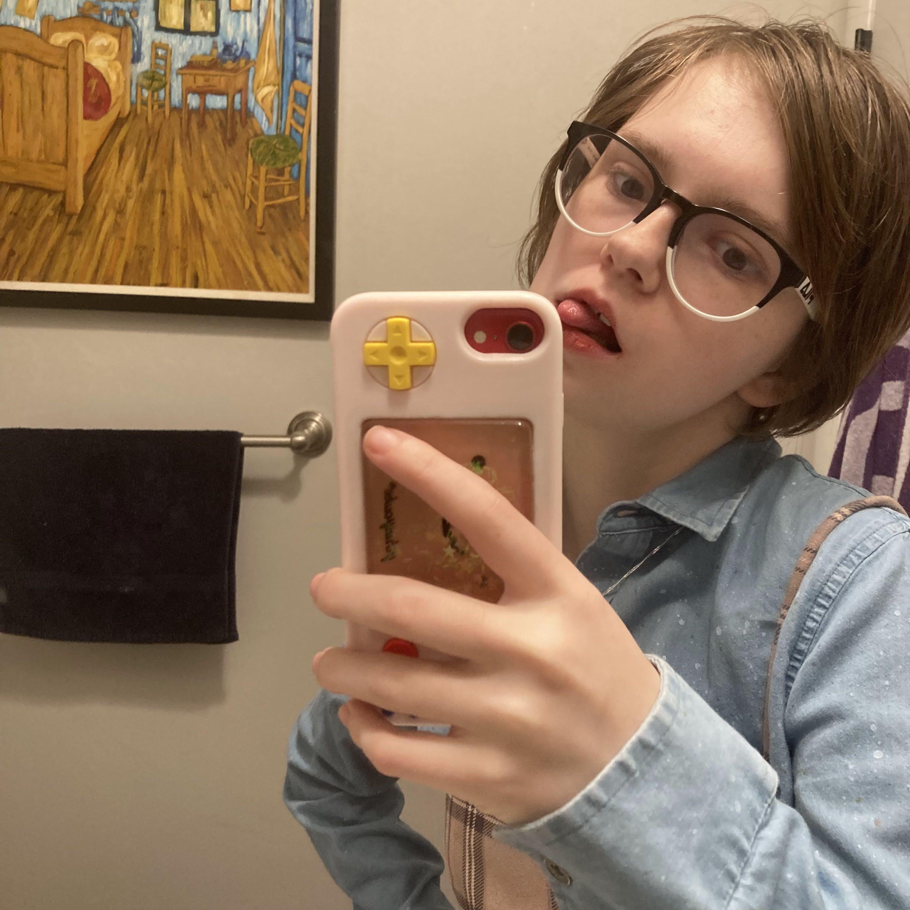 weirdowithalaptop Ấu