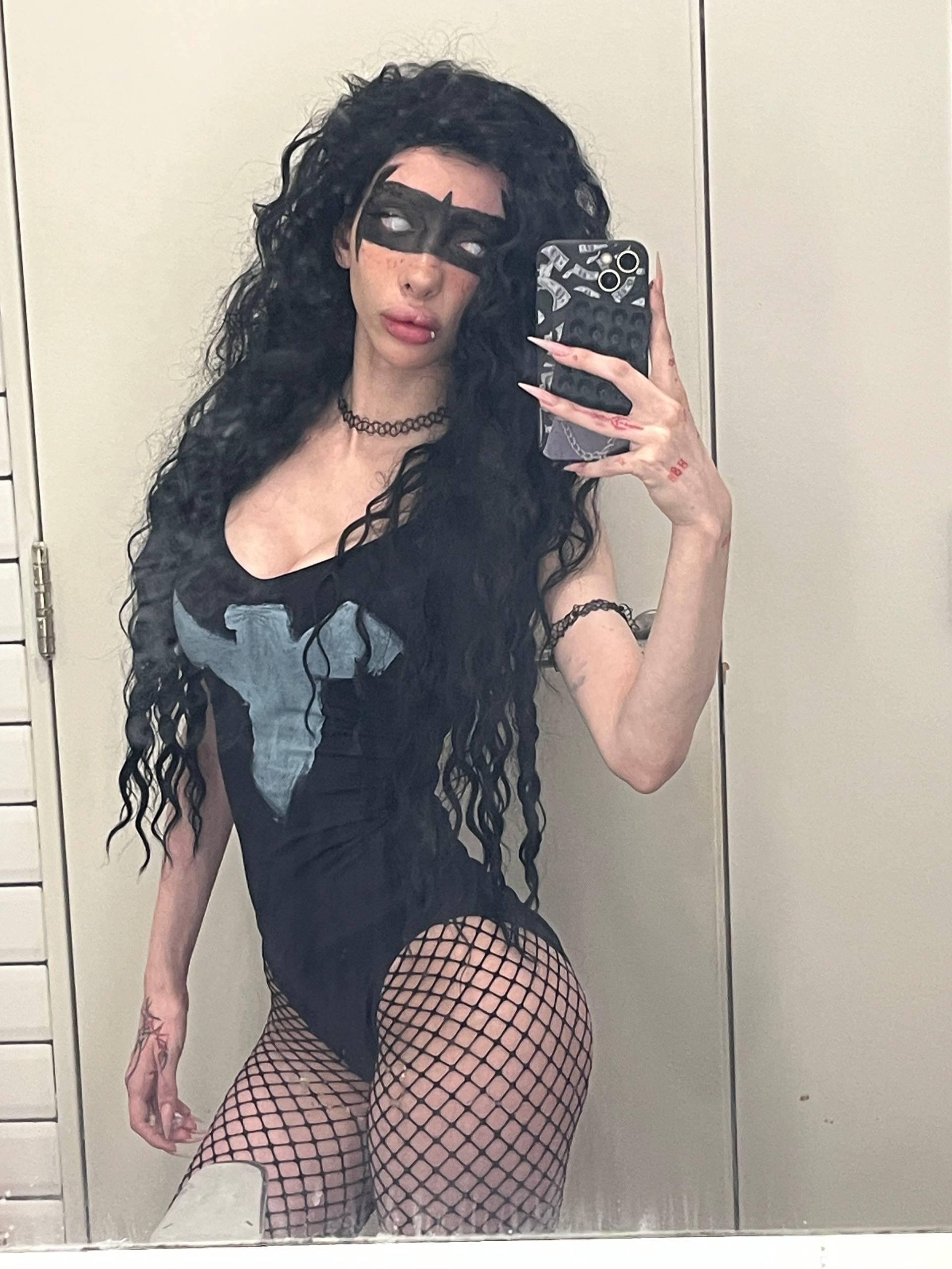 yourfavgoodgurl Nghị