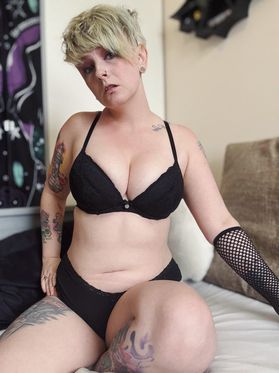 BritishEmoChick