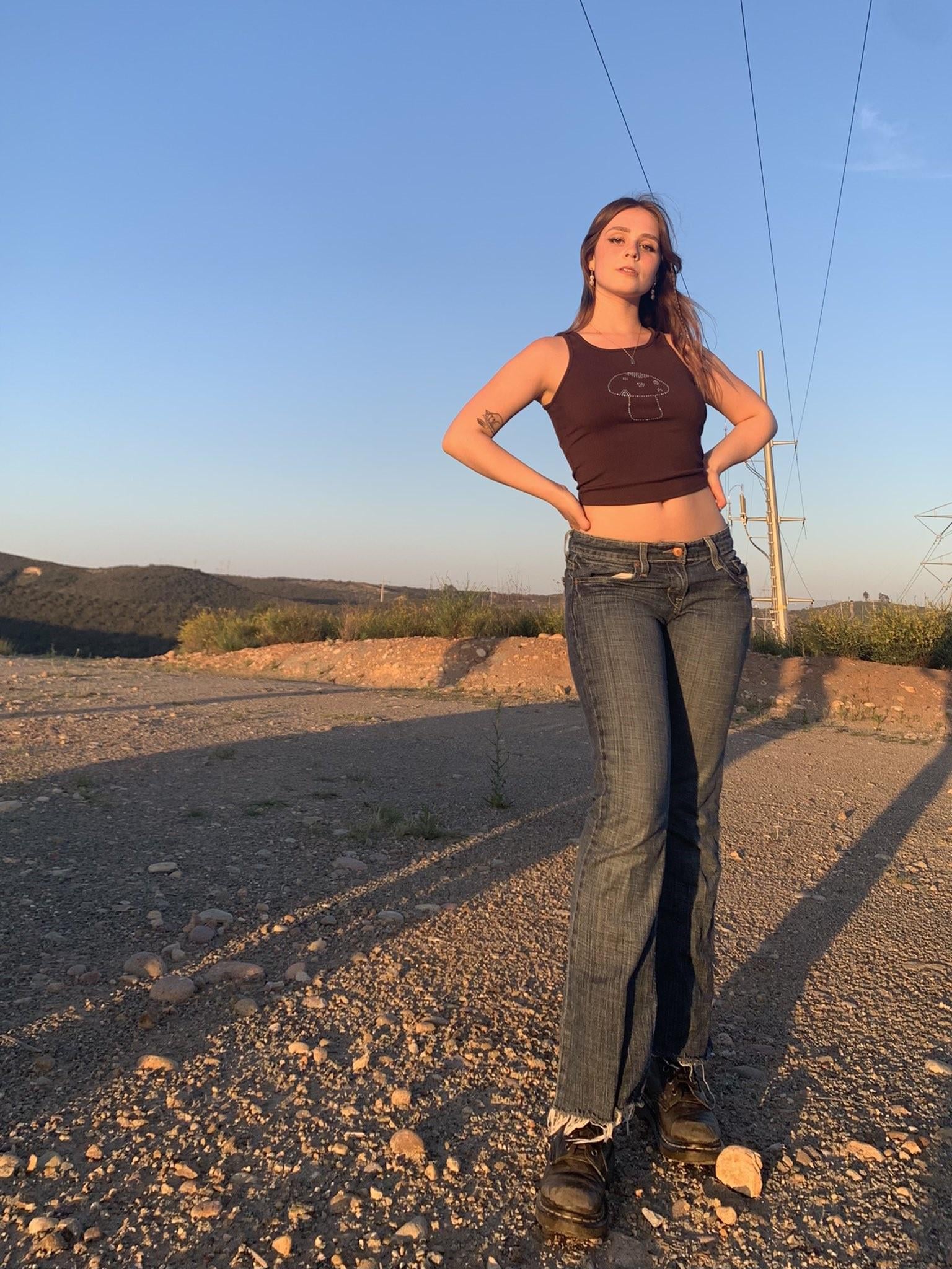 LittleDoubt7689 Thân