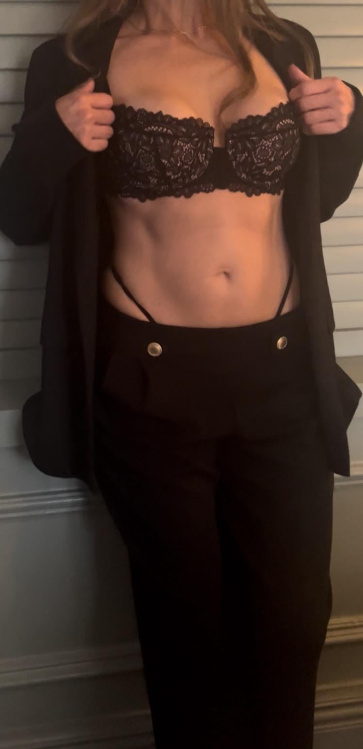 TheCorporateMILF Đinh