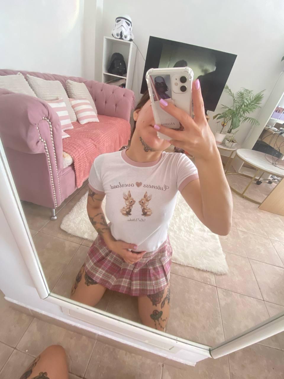 FeelingDonkey3284 Đái