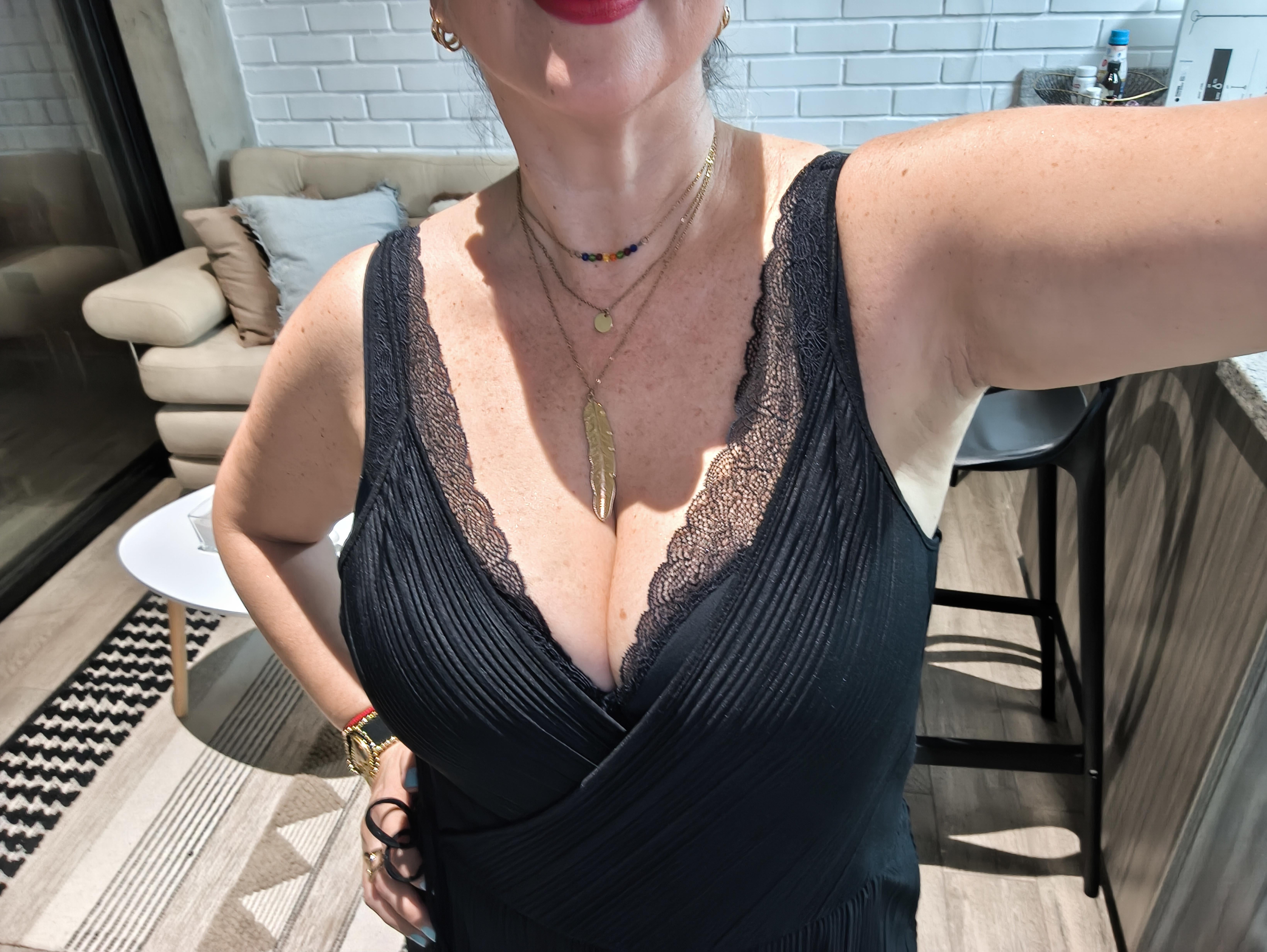 oldbustyymom