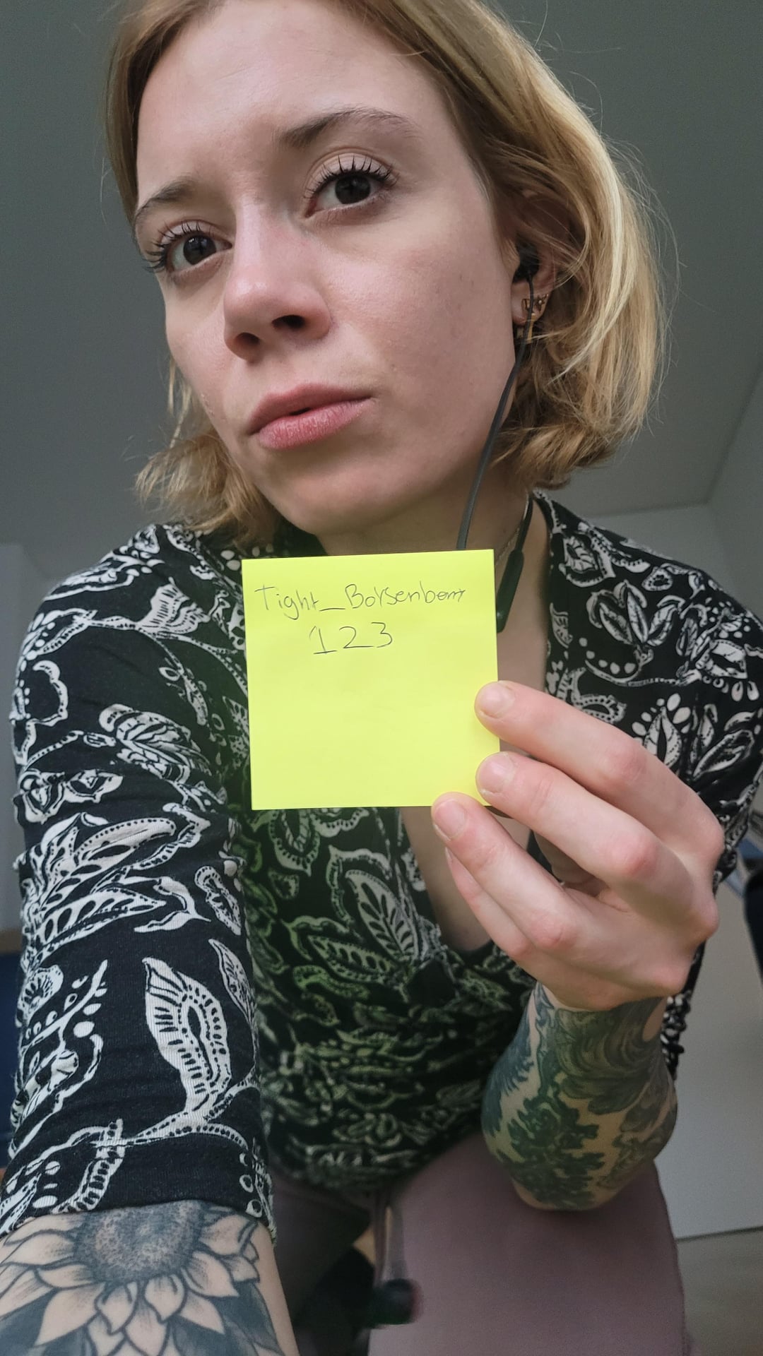 TightBoysenberry123 Chử