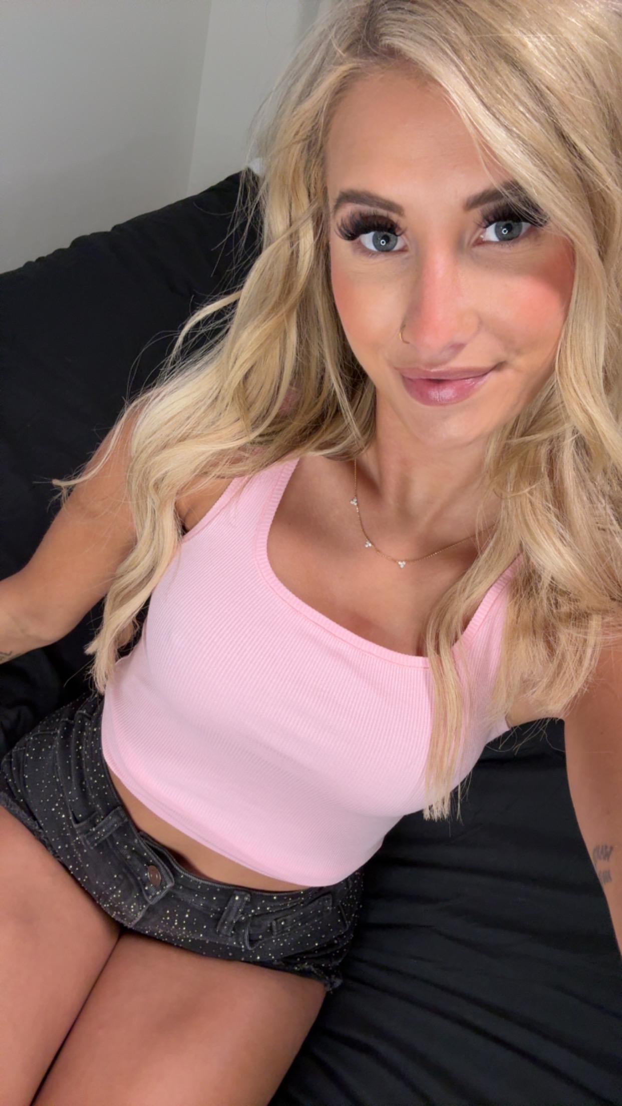 ariaadams Legros