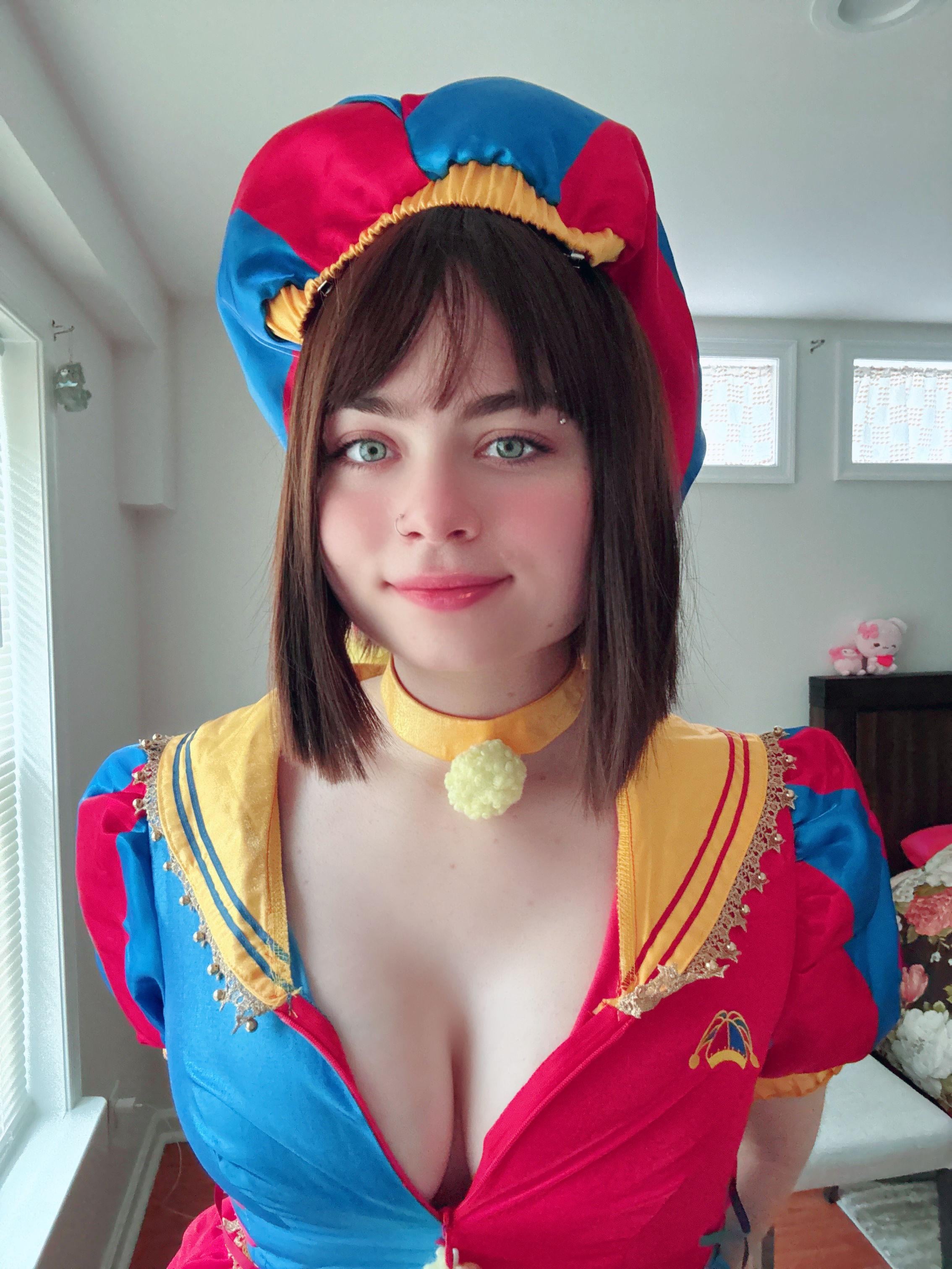 MuscleMommyCosplays