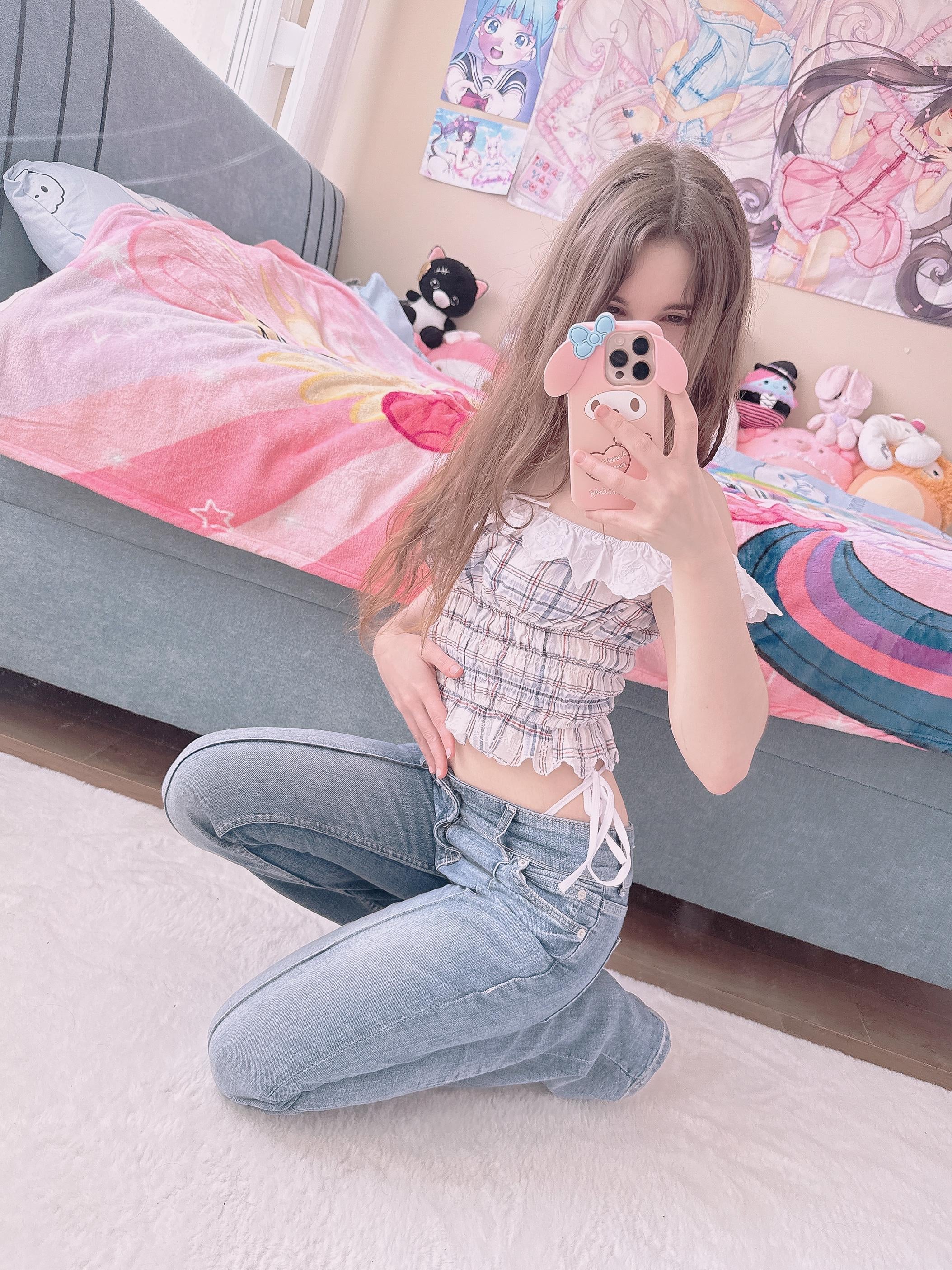 Backgroundabigail Tào
