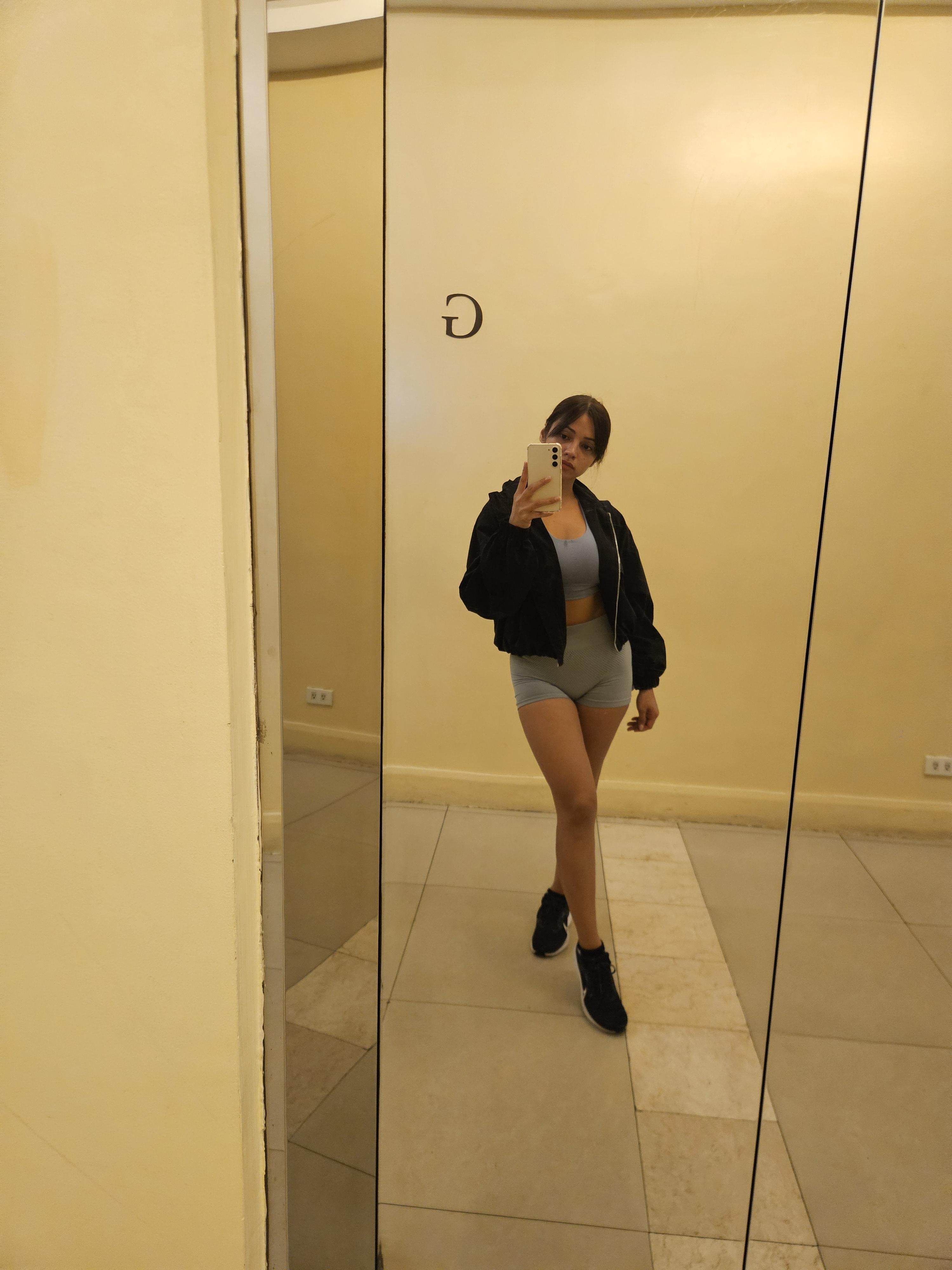 ChloeBlondeee Giao