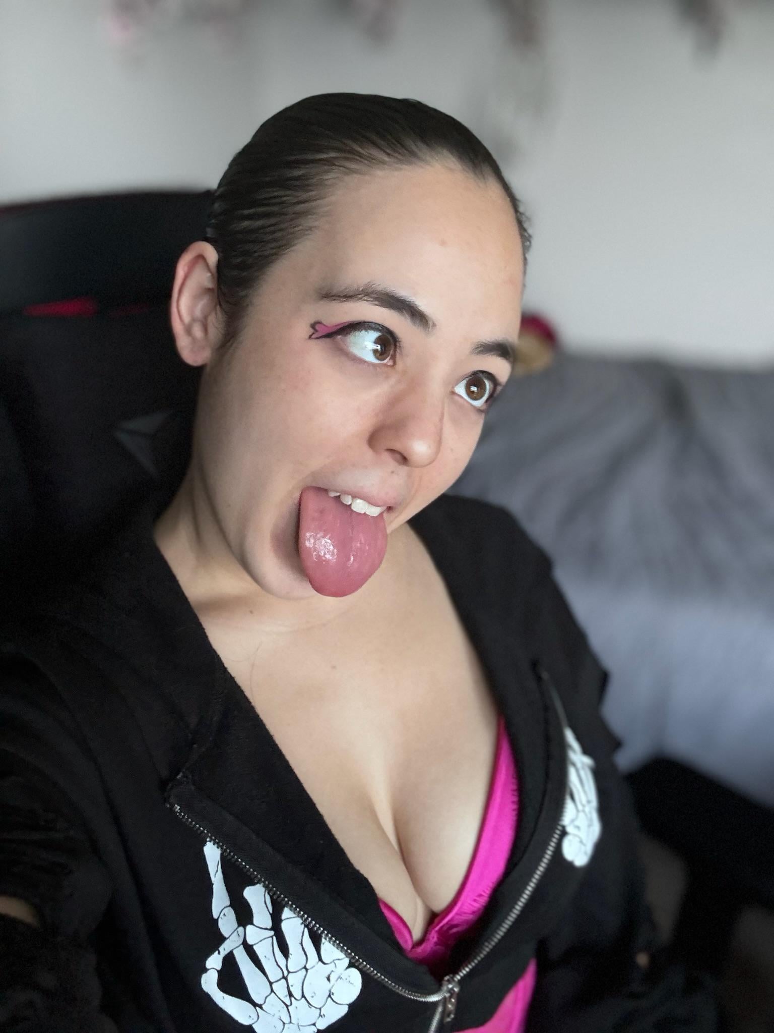 SilverEyedViper Văn