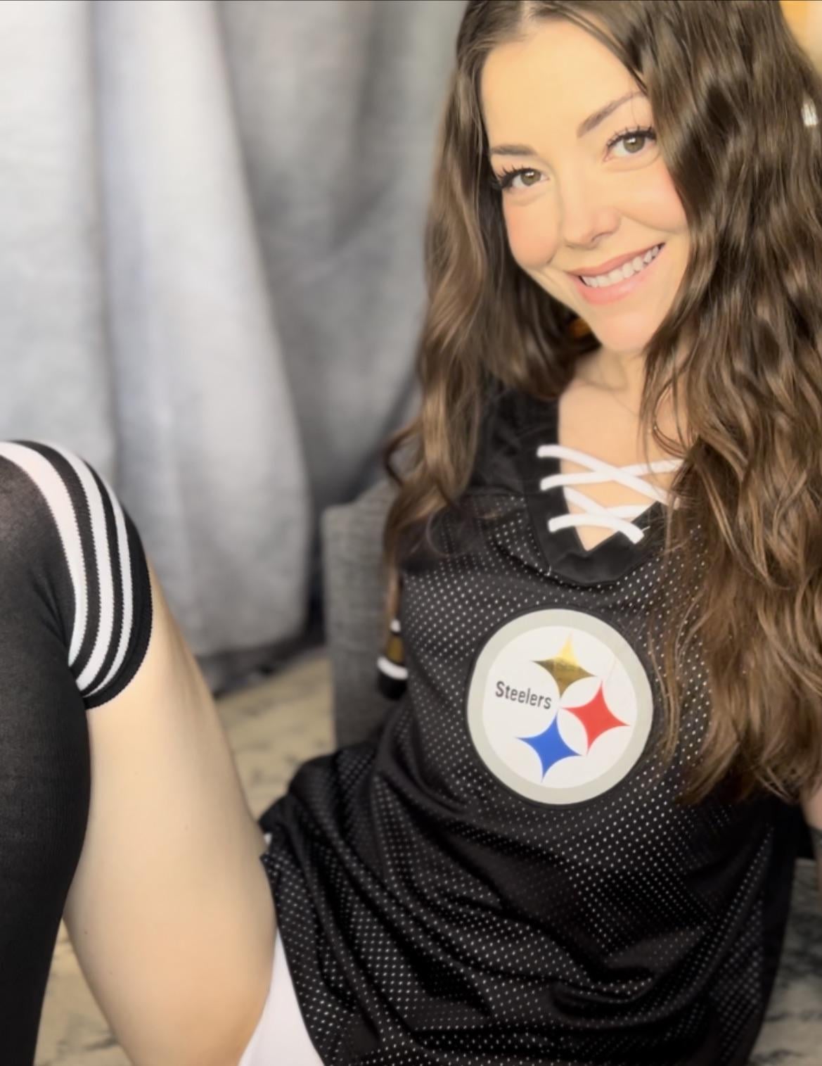 BellaBoredAtHome Hansen