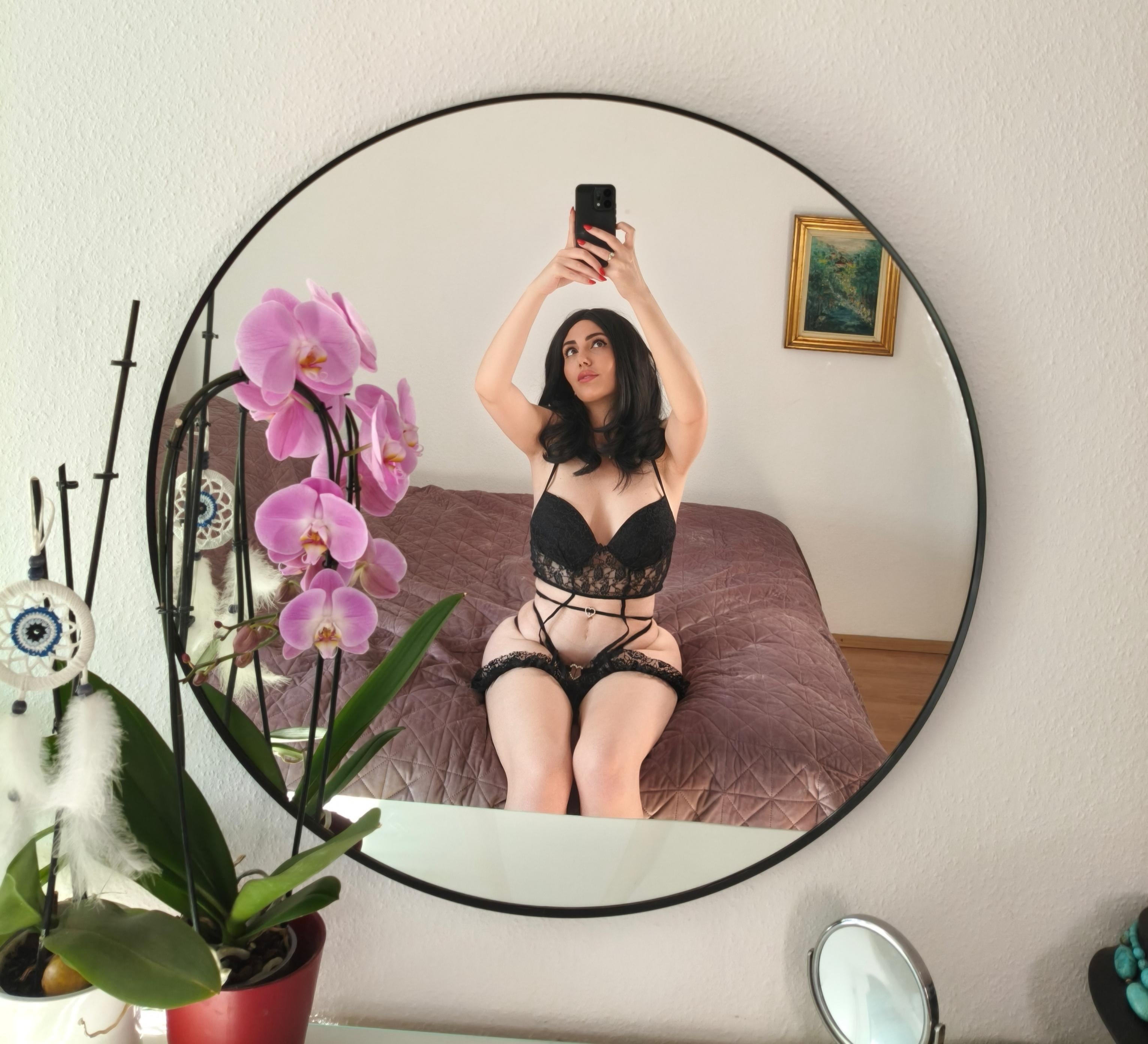 OliviaQueensley1 Văn