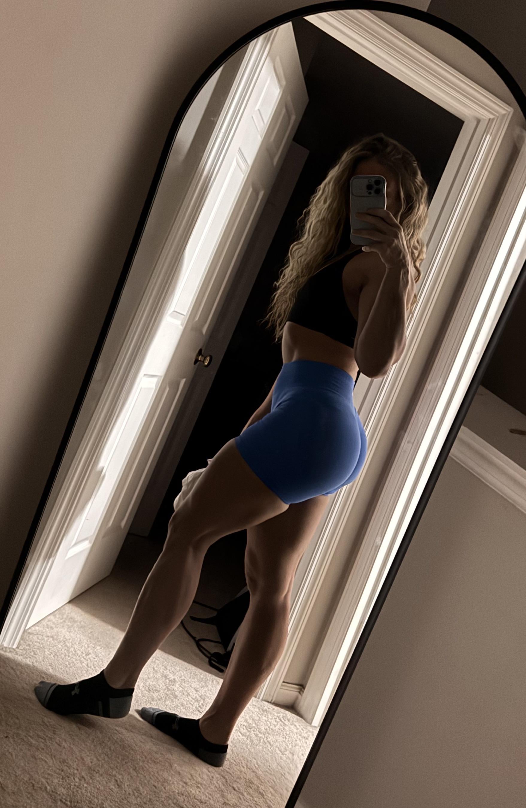 PhoenixxxPeach Armstrong
