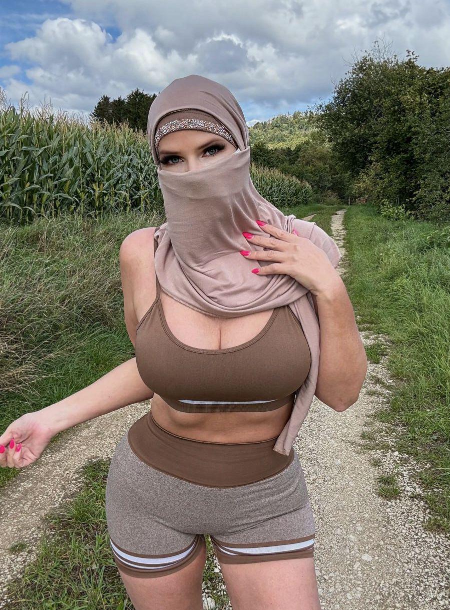 youronlytina Mai