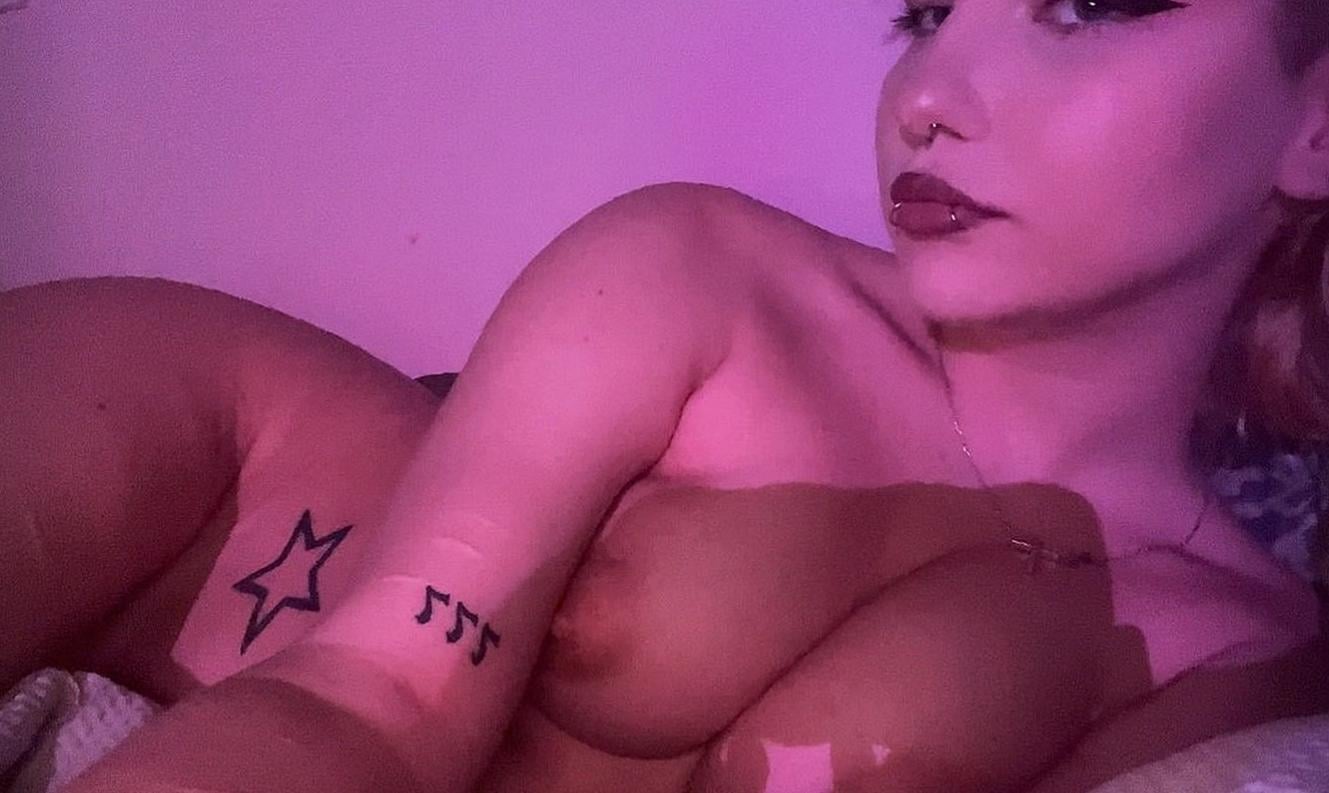 Bubbl3ButtFemme Lại