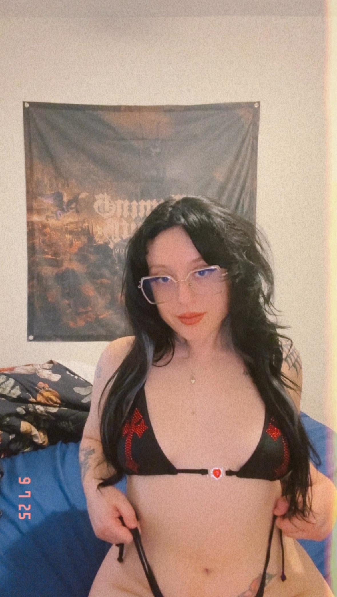 SecurePhotograph476 Bạch