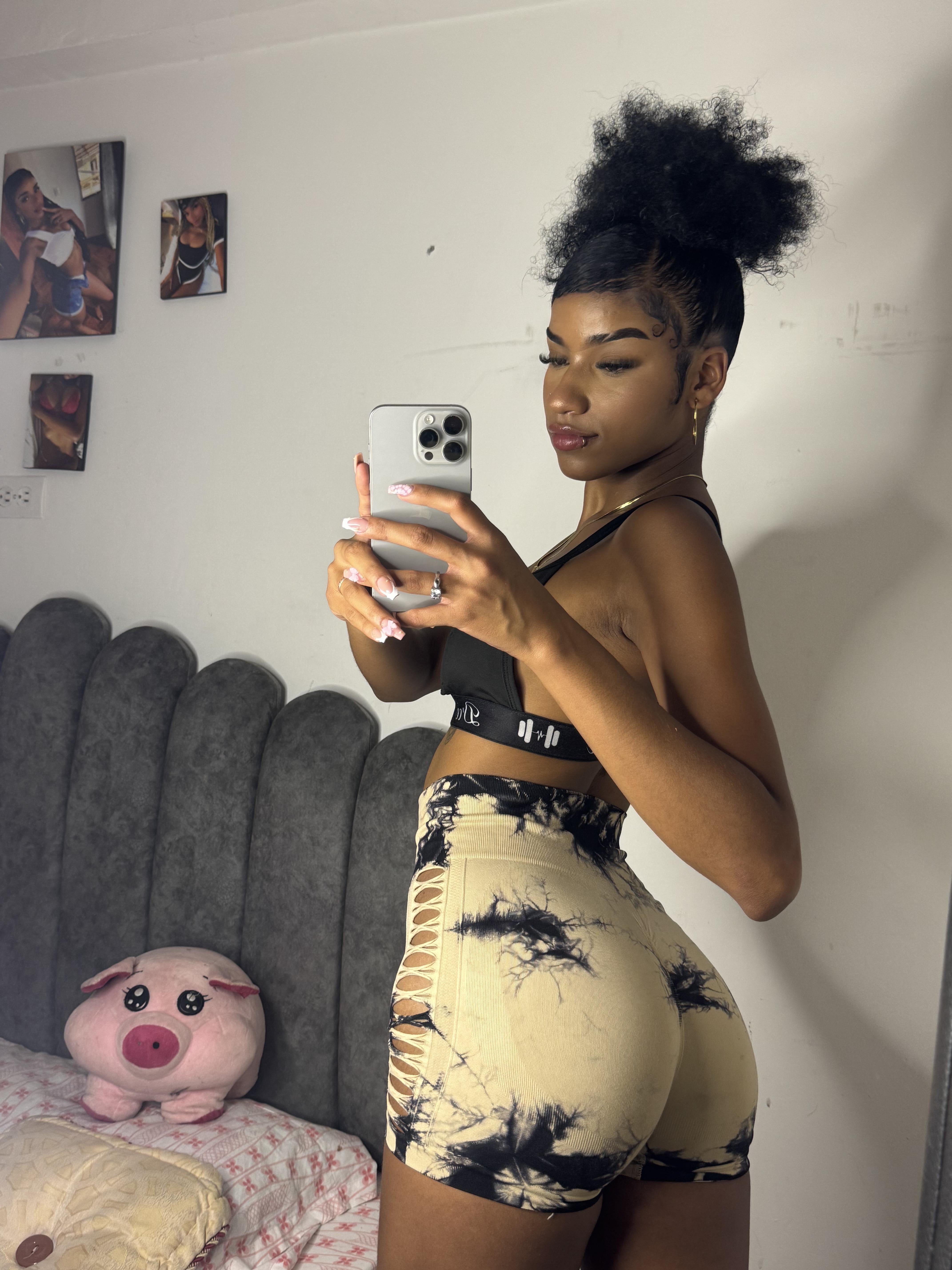 AvaaLovely